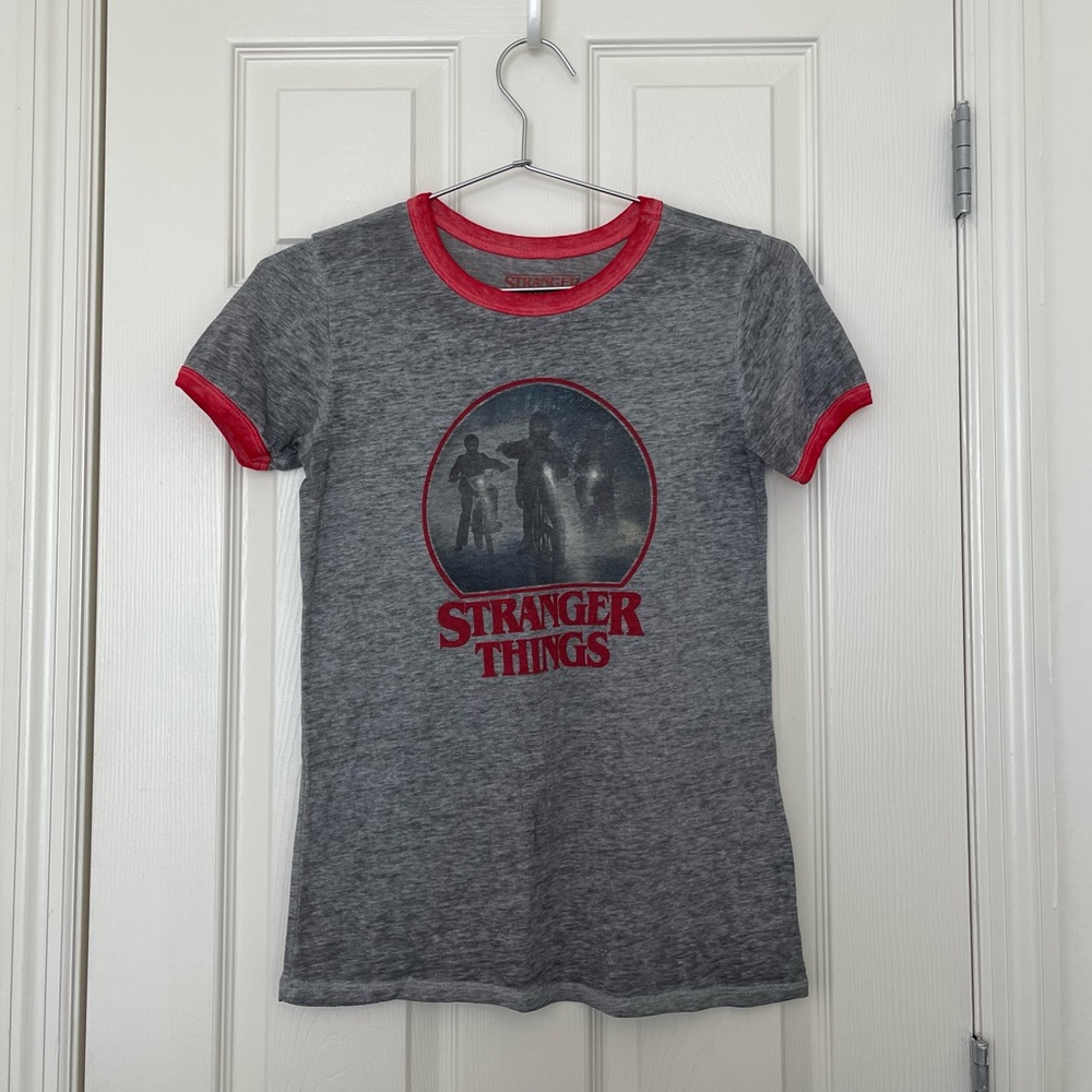 Stranger Things red/gray thin lightweight T-shirt size small